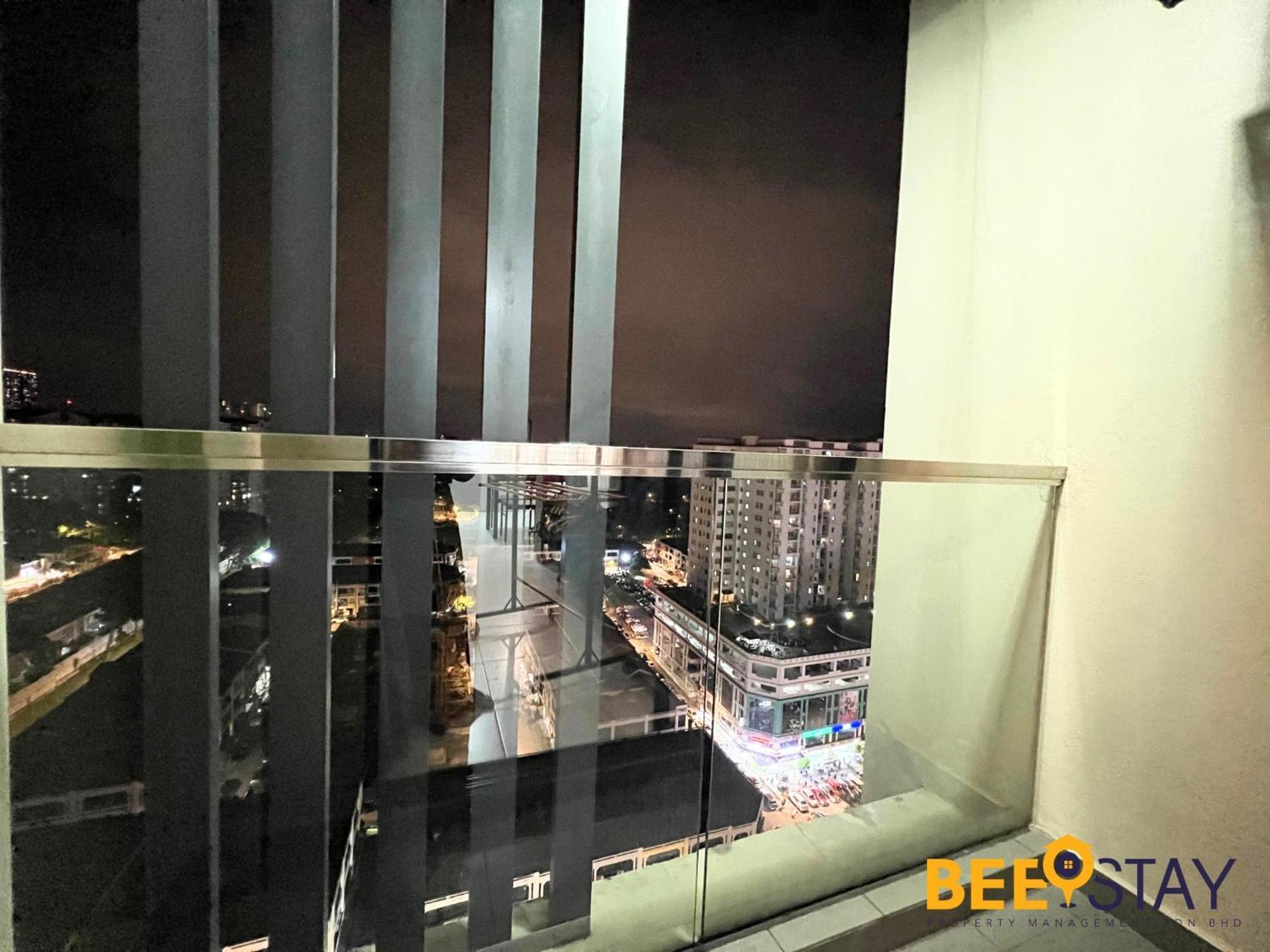 Vim 3 Menjalara Kl View 4 Pax With Netflix Kuala Lumpur