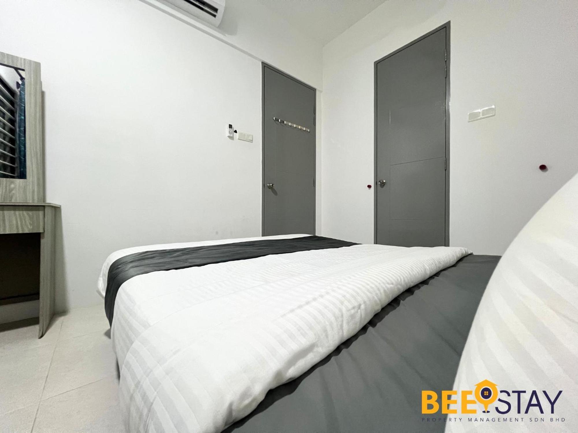 Vim 3 Menjalara Kl View 4 Pax With Netflix * Kuala Lumpur