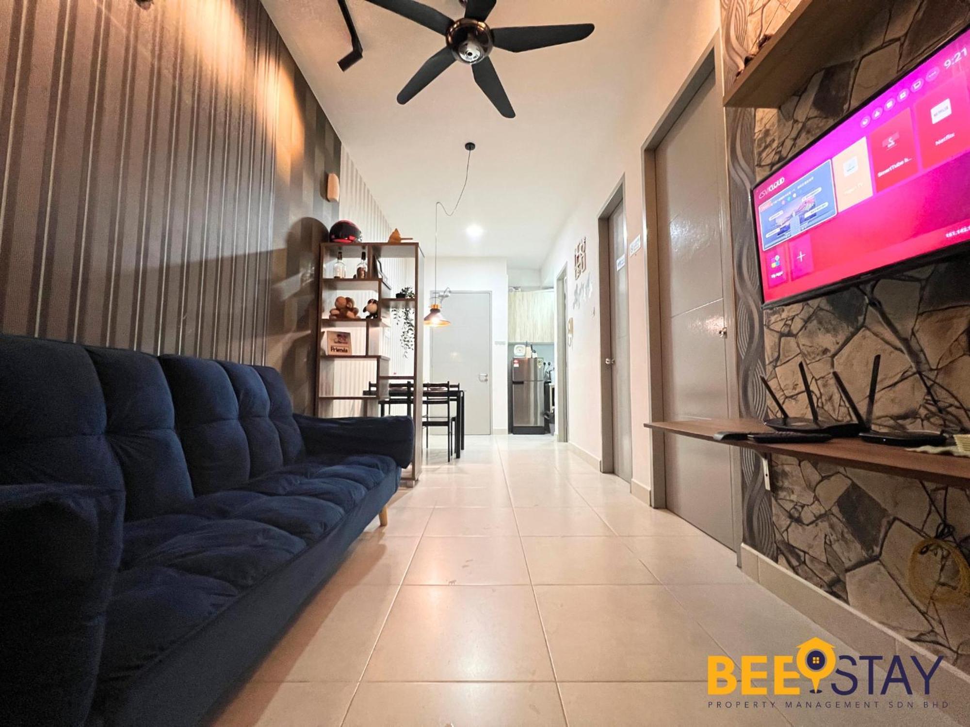 Vim 3 Menjalara Kl View 4 Pax With Netflix * Kuala Lumpur